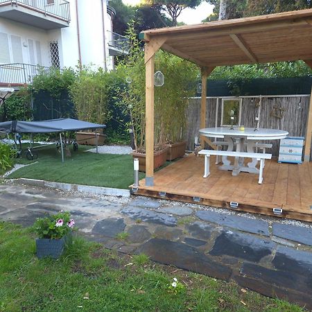 Domusauroom, Relax Nel Cuore Della Versilia - Pet Friendly Viareggio Exterior photo