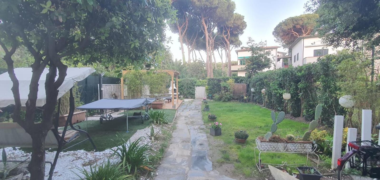 Domusauroom, Relax Nel Cuore Della Versilia - Pet Friendly Viareggio Exterior photo