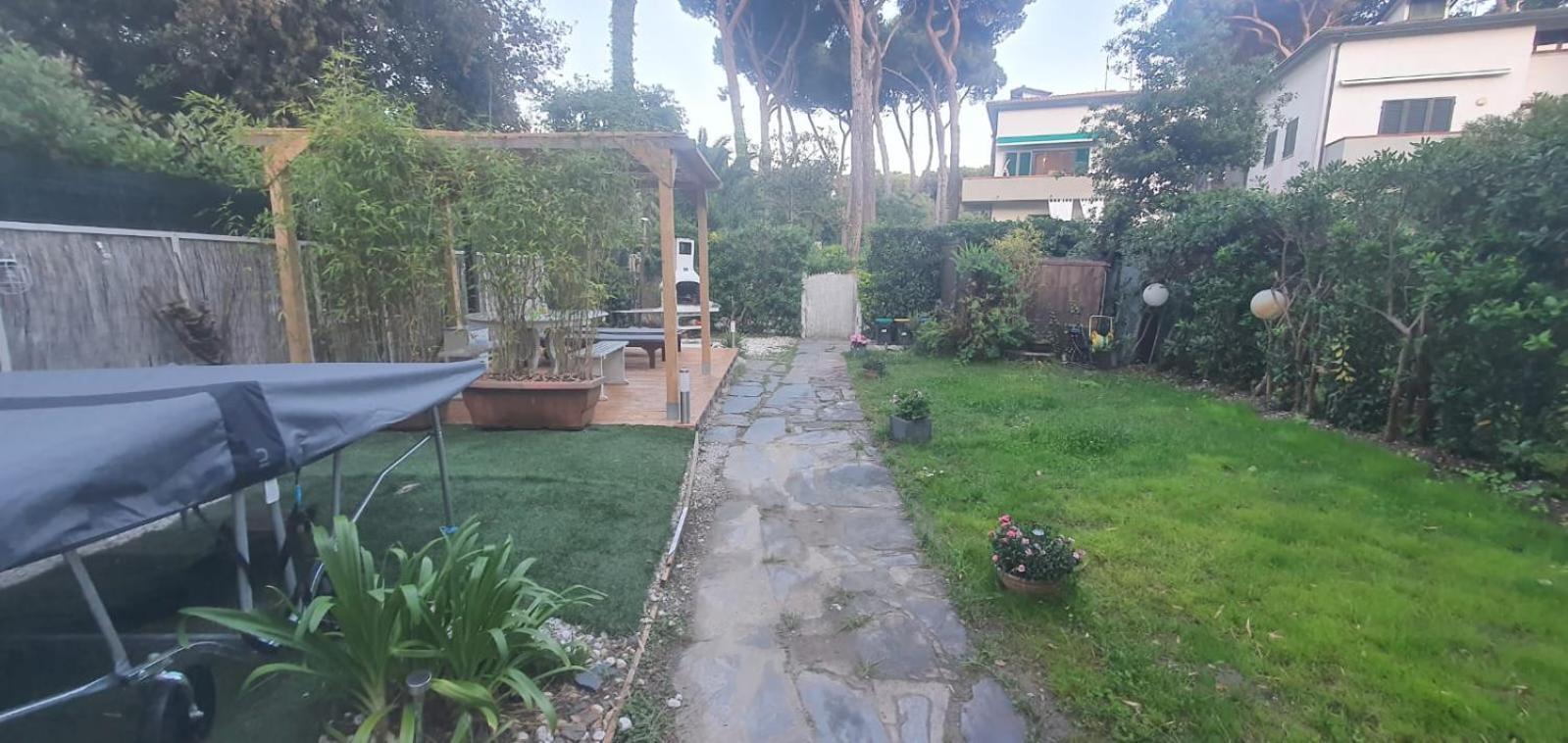 Domusauroom, Relax Nel Cuore Della Versilia - Pet Friendly Viareggio Exterior photo