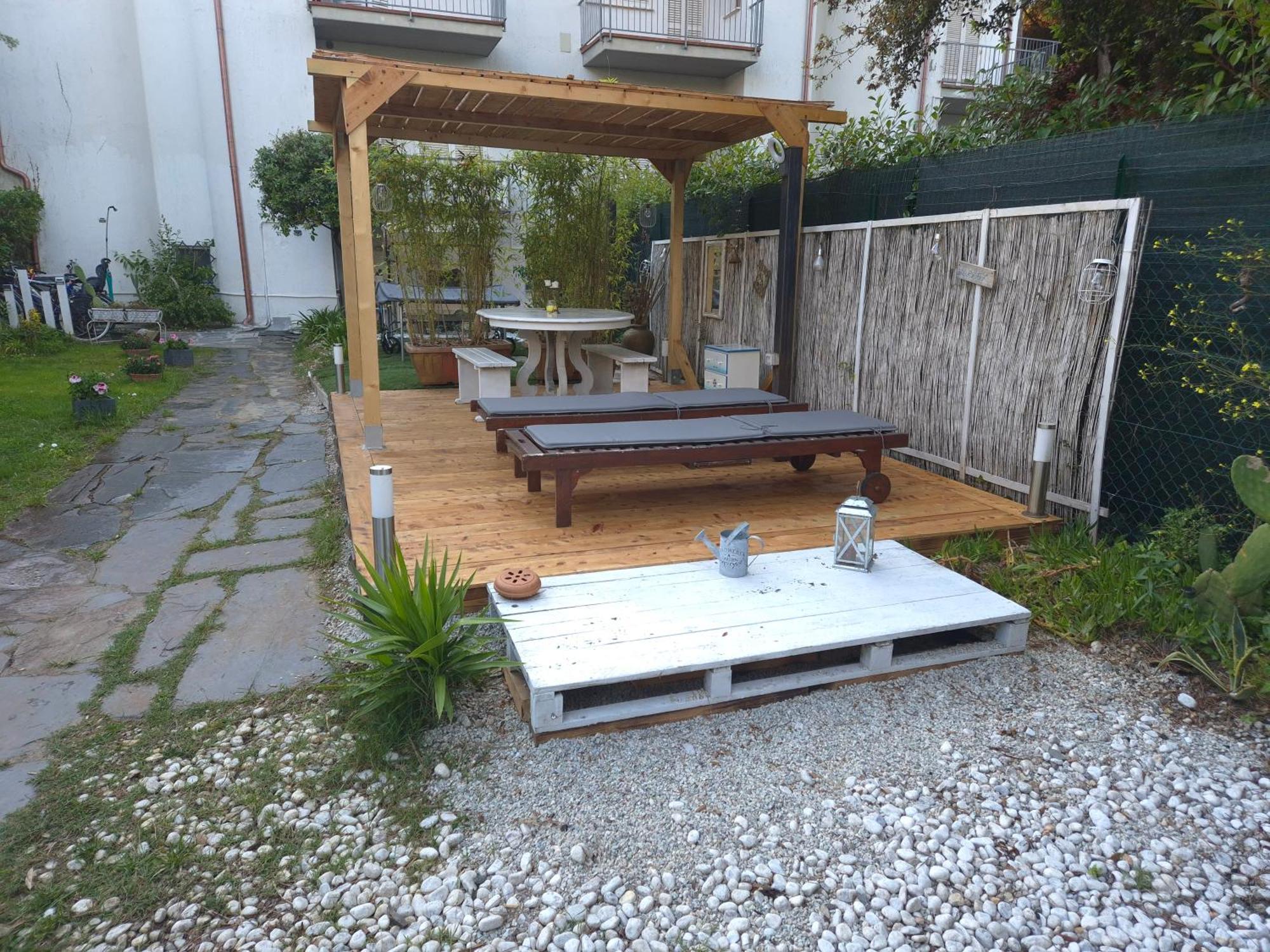 Domusauroom, Relax Nel Cuore Della Versilia - Pet Friendly Viareggio Exterior photo